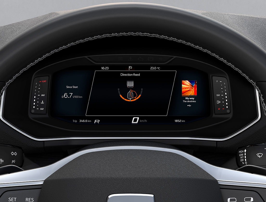 Uuden SEAT Tarraco XPERIENCE -mallin digitaalinen näyttö ja ohjauspyörä